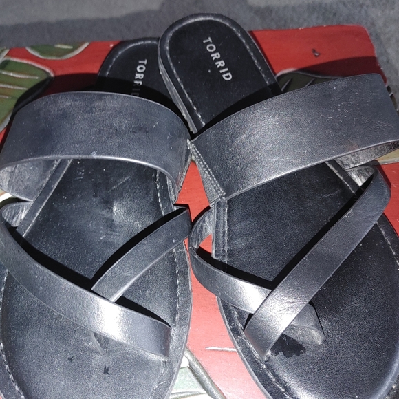 Torrid Sandals Ladies size 9 Only worn 2 times - Picture 2 of 3